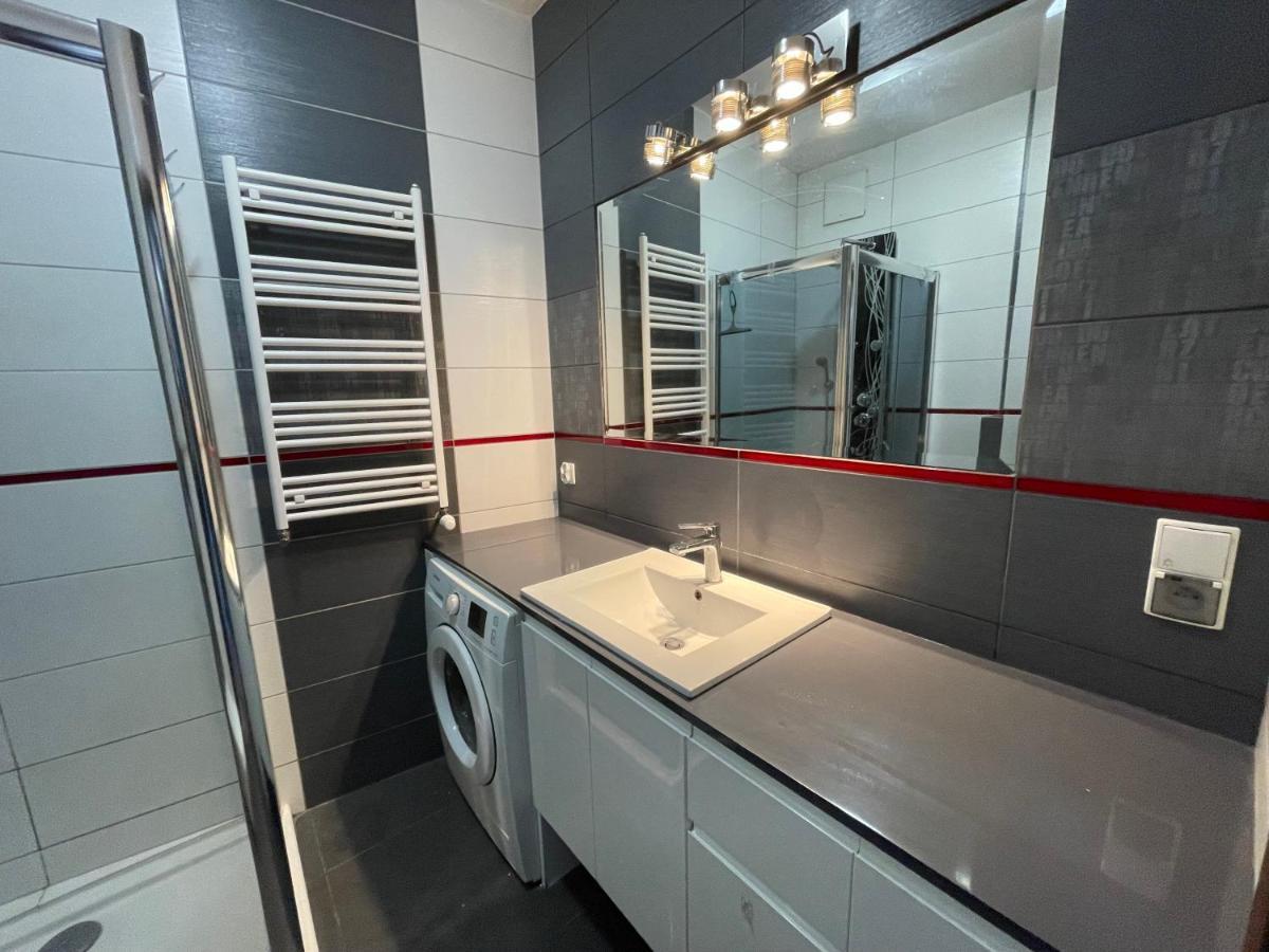 Gdynia Apartament 42 m z miejscem w Garażu z Windą blisko centrum i morza Zewnętrze zdjęcie